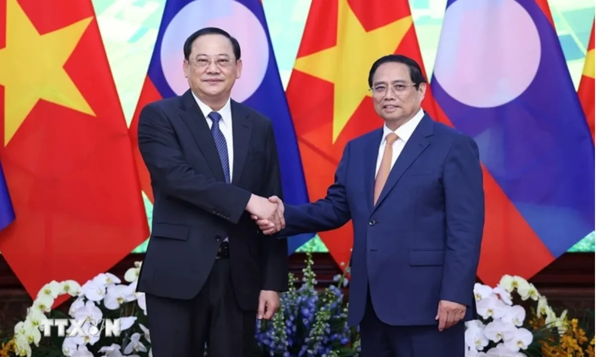 Thủ tướng Phạm Minh Chính gặp Thủ tướng Lào nhân sự kiện Diễn đàn Tương lai ASEAN