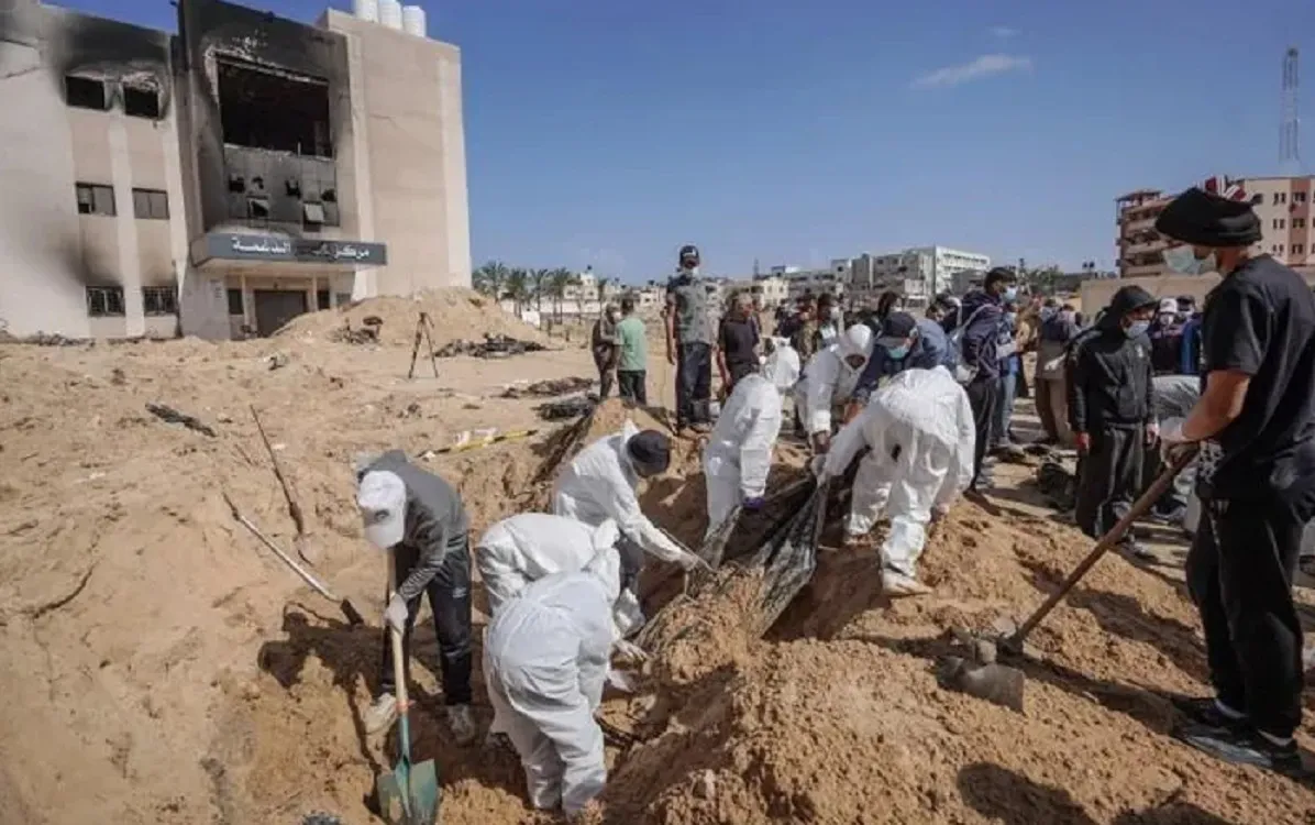 Phát hiện mồ chôn hàng trăm thi thể ở Gaza