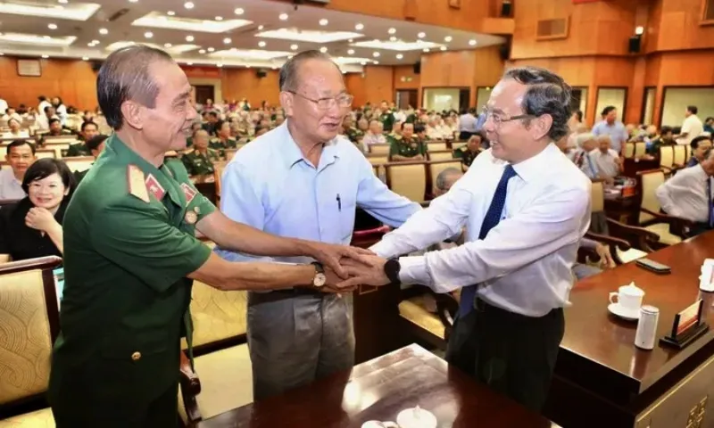 TPHCM họp mặt Kỷ niệm chiến thắng Điện Biên Phủ và Ngày thống nhất đất nước
