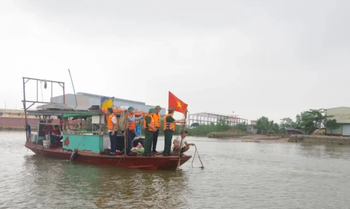 Vụ lật thuyền nan ở Quảng Ninh: Tìm thấy thi thể 1 người