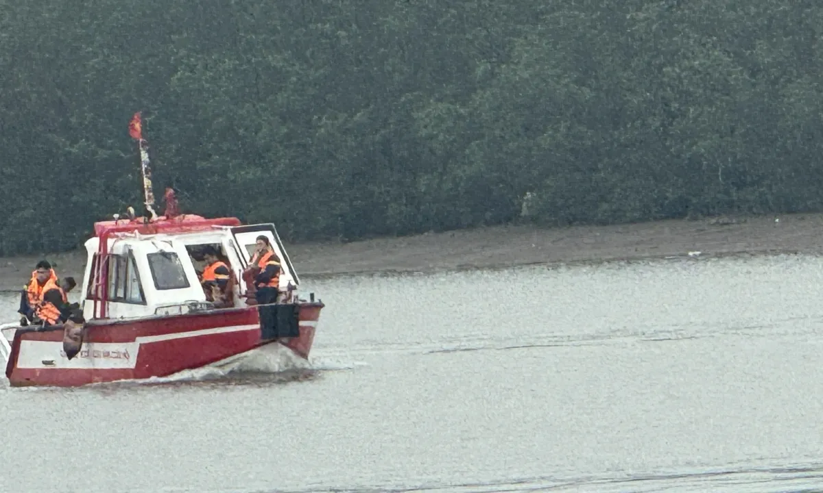 Quảng Ninh: 4 người mất tích do lật thuyền  