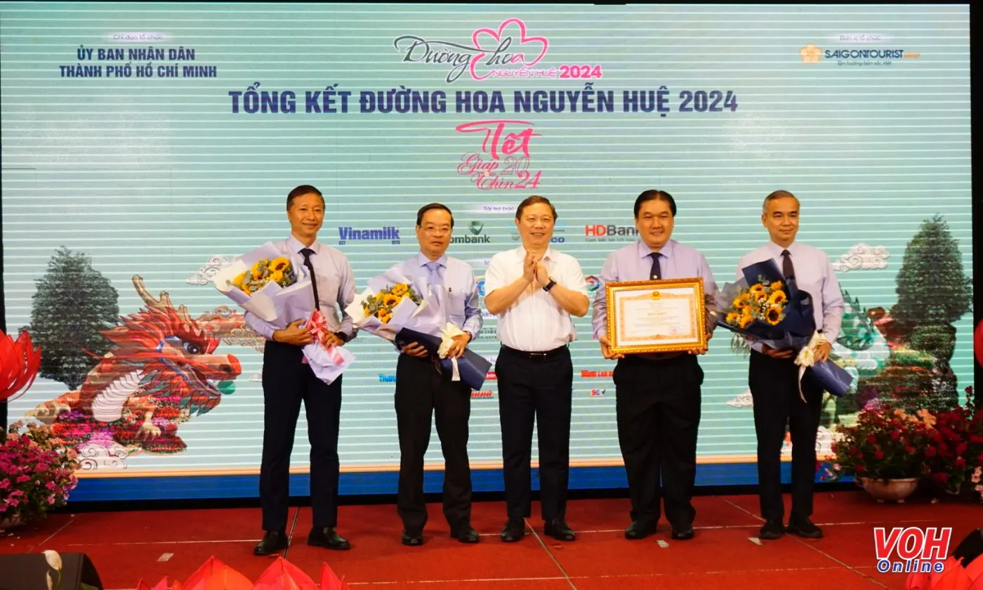 Đường hoa Nguyễn Huệ đón hơn 1,2 triệu lượt khách dịp Tết 2024