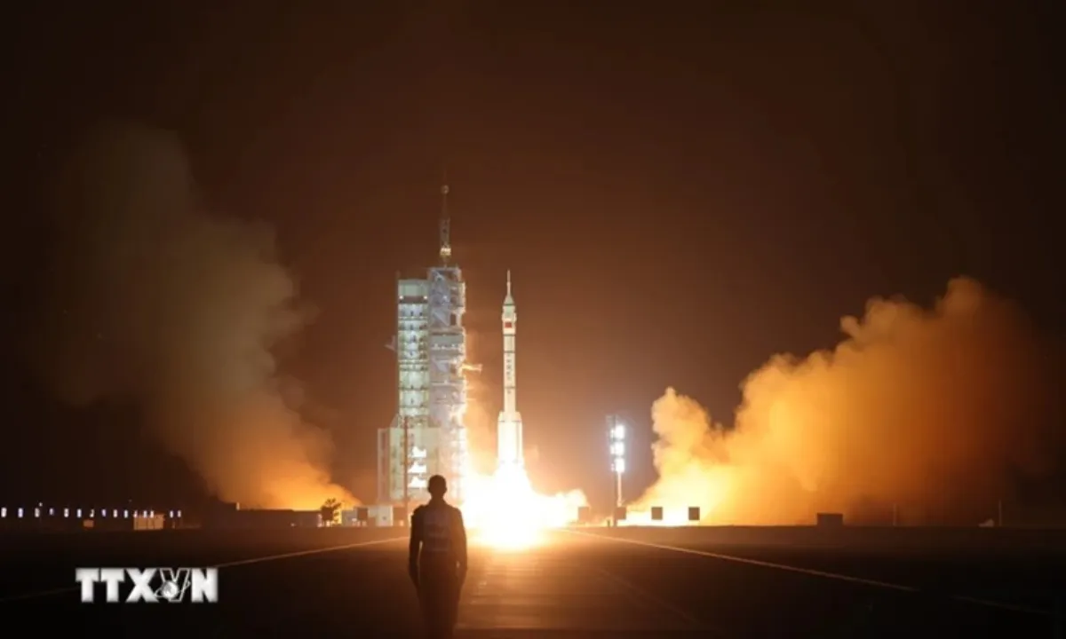 Tàu Thần Châu-18 đã đến Trạm vũ trụ Thiên Cung