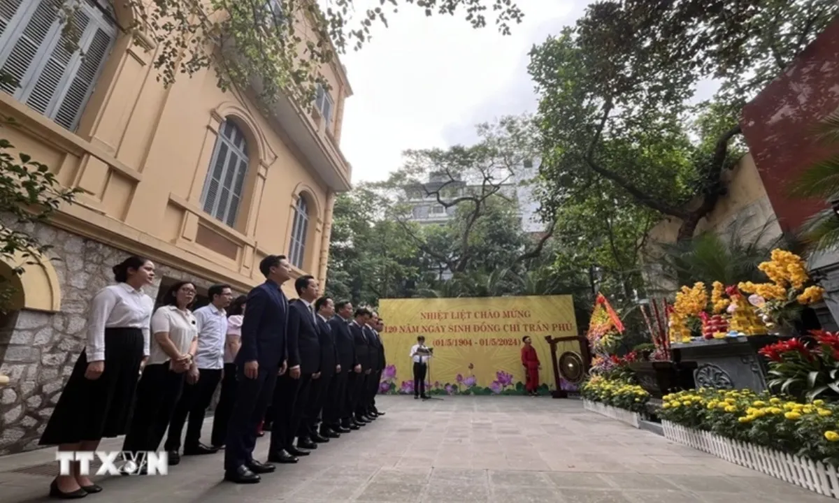 Dâng hương tưởng niệm nhân 120 năm ngày sinh Tổng Bí thư Trần Phú