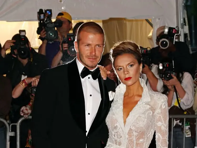 Victoria và David Beckham tại Met Gala năm 2008  Getty Images 