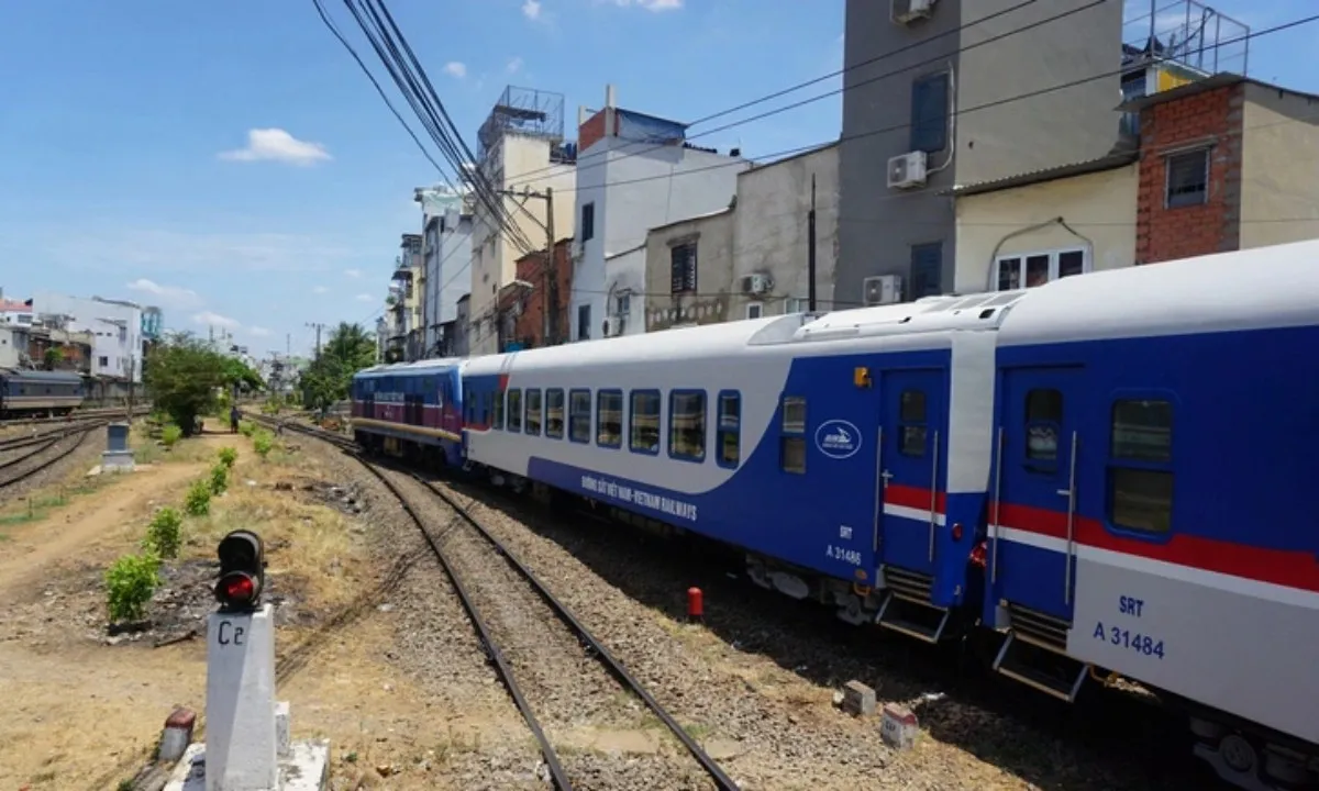 Đoàn tàu chất lượng cao Sài Gòn - Đà Nẵng có gì bên trong?