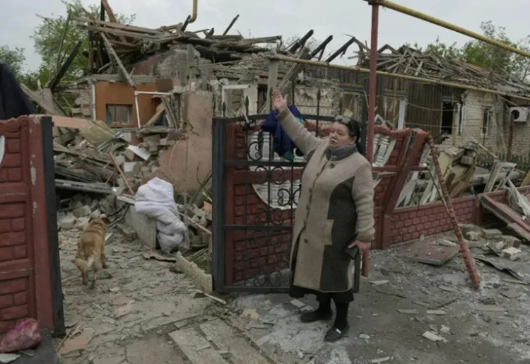 Một căn hộ ở Donetsk, Ukraine do Nga kiểm soát, sau điều mà các quan chức địa phương cho biết là vụ pháo kích của Ukraine