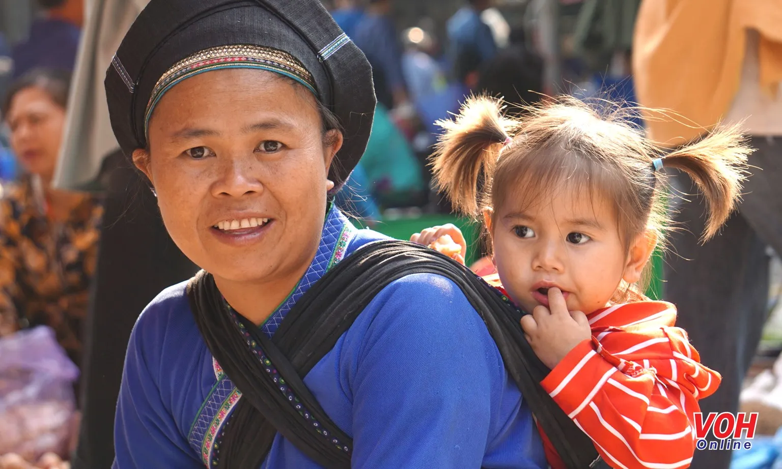 Sắc màu rực rỡ chợ phiên vùng cao Hoàng Su Phì