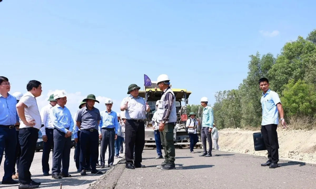 Thủ tướng kiểm tra, đốc thúc nhiều dự án cao tốc trọng điểm tại Khánh Hòa, Phú Yên