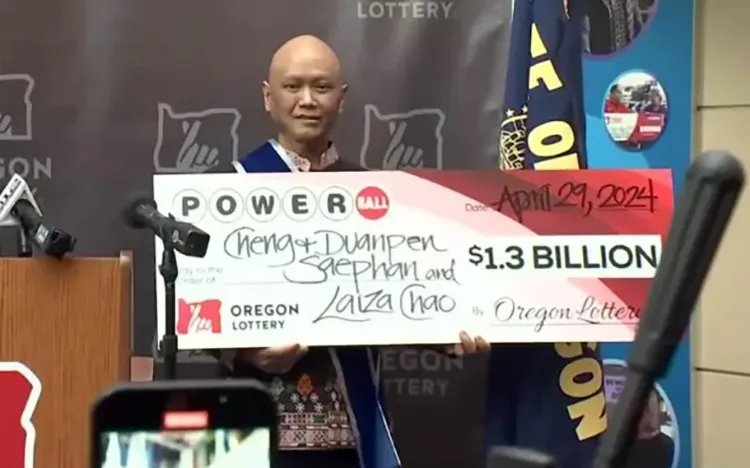 Người trúng giải Powerball trị giá 1,3 tỷ USD chia đều cho bạn mua cùng