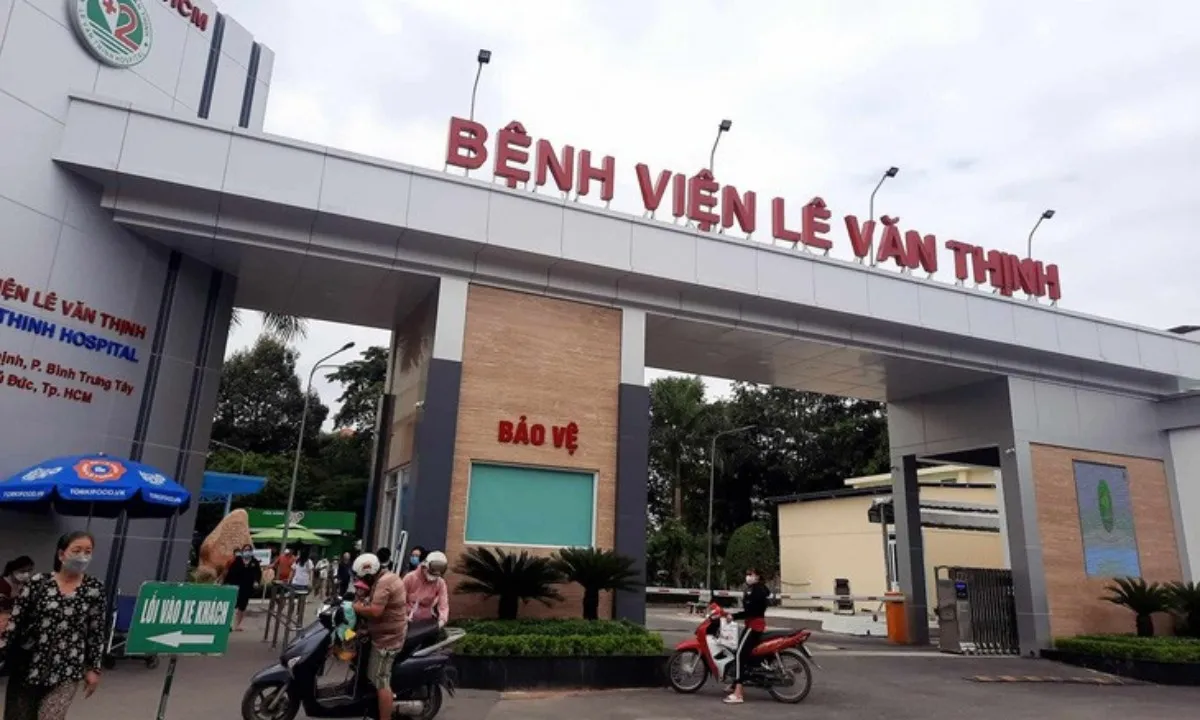 TPHCM: 15 học sinh nhập viện nghi ngộ độc thực phẩm