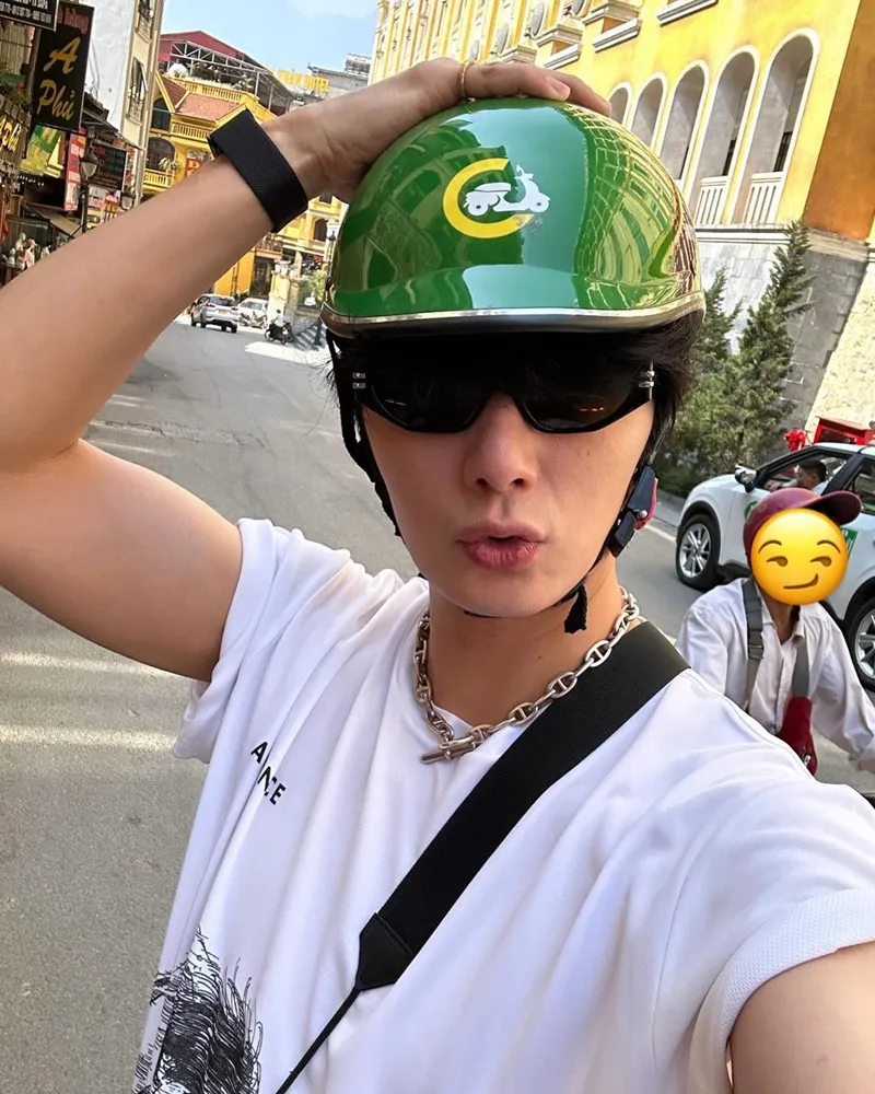 jung ill woo tung vlog du lich viet nam gay sot20240503-163237-003