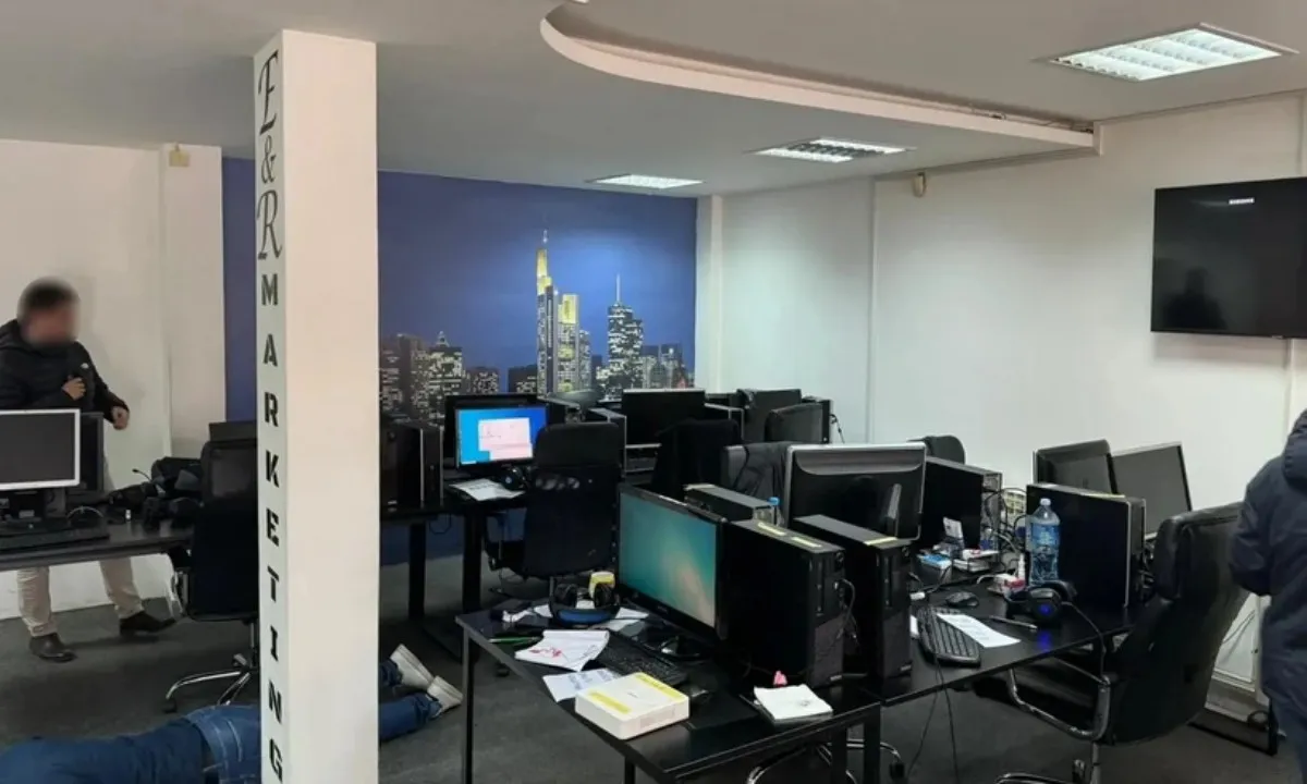 Triệt phá đường dây lừa đảo qua điện thoại lớn nhất châu Âu 