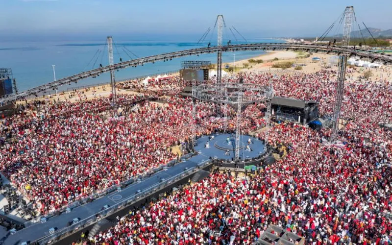 'Ca vương' Trung Quốc tổ chức concert từ đêm đến sáng để cùng fan ngắm bình minh 6