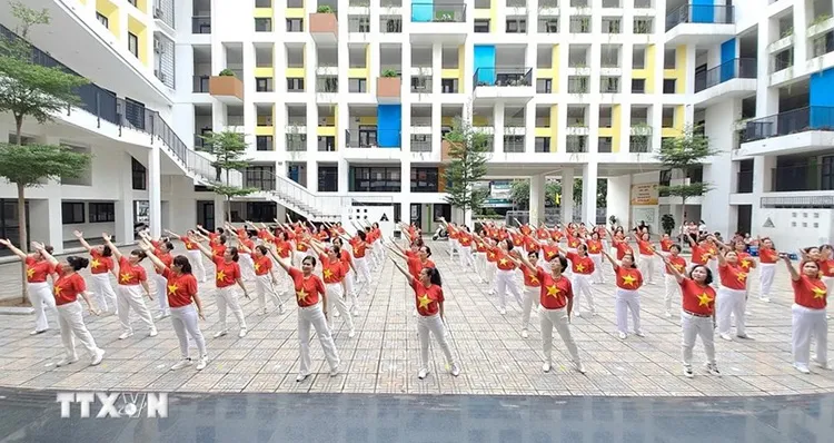 30.000 phụ nữ Hà Nội nhảy đồng diễn mừng 70 năm Chiến thắng Điện Biên Phủ