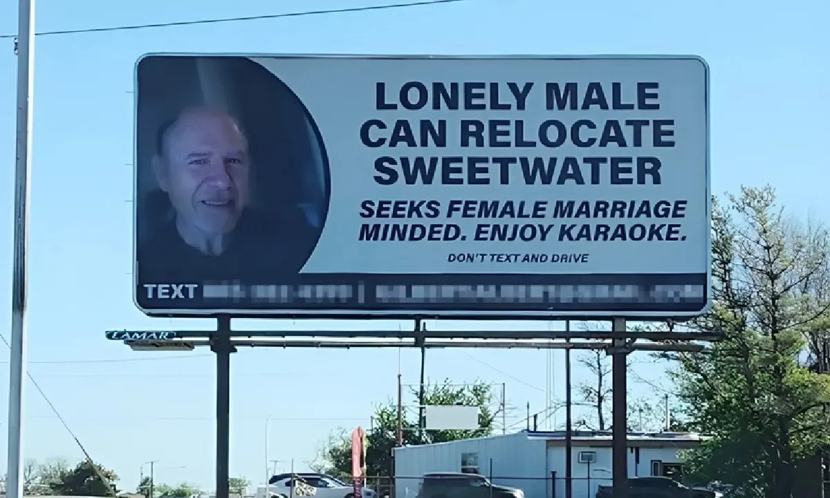 Ông cụ 70 tuổi đăng quảng cáo tìm người yêu thích karaoke
