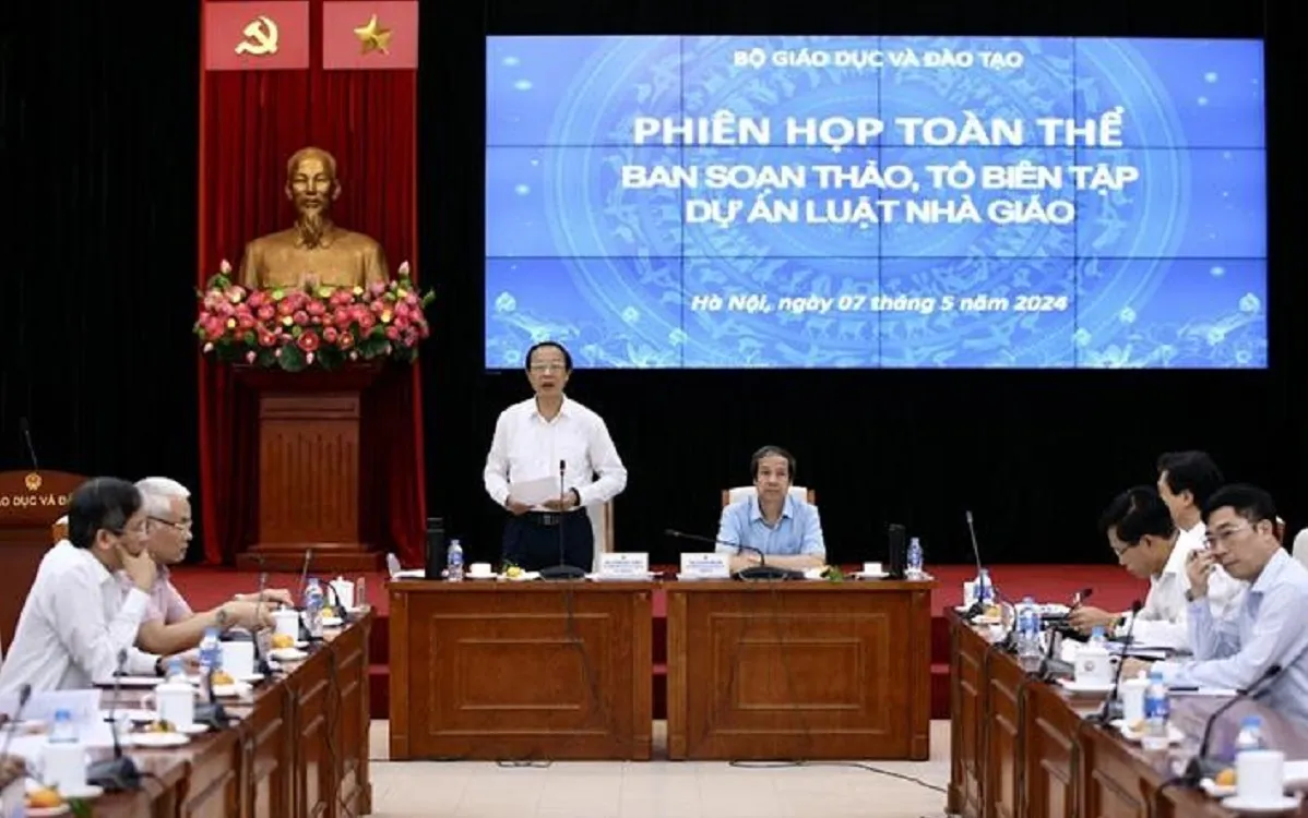 Luật Nhà giáo: Làm rõ vấn đề tôn vinh, đãi ngộ