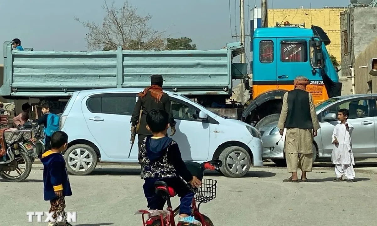 Đoàn xe cảnh sát ở Afghanistan bị đánh bom