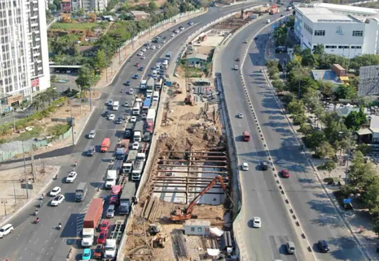 Từ 11/5: cấm ô tô, xe máy rẽ trái tại nút giao Mai Chí Thọ - Đồng Văn Cống