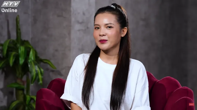 ca-si-nhom-mat-ngoc-tung-nghi-quan-vi-tinh-vo-no