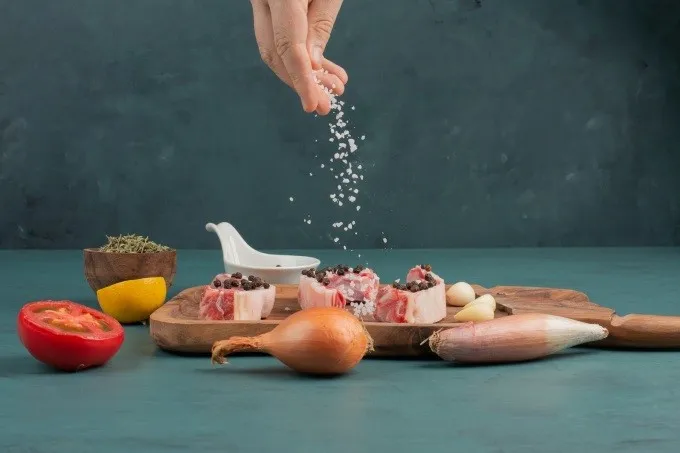Các loại thực phẩm nên tránh khi bị viêm khớp