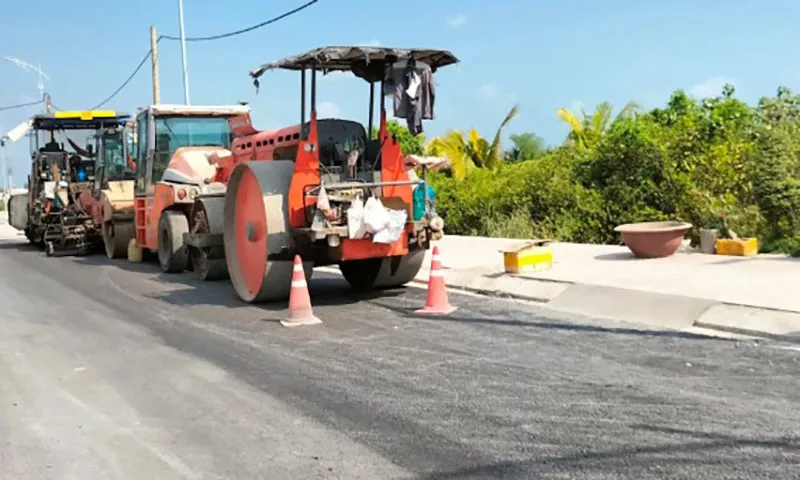 Tuyến đường Lò Rèn đoạn qua phường 5 cơ bản đã hoàn thành thảm bê tông nhựa nóng. Ảnh chụp tháng 1 2024