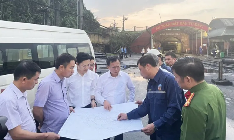 Lãnh đạo tỉnh Quảng Ninh nghe báo cáo và chỉ đạo công tác cứu hộ tại hầm lò Công ty than Quang Hanh, TP Cẩm Phả Cổng thông tin tỉnh Quảng Ninh