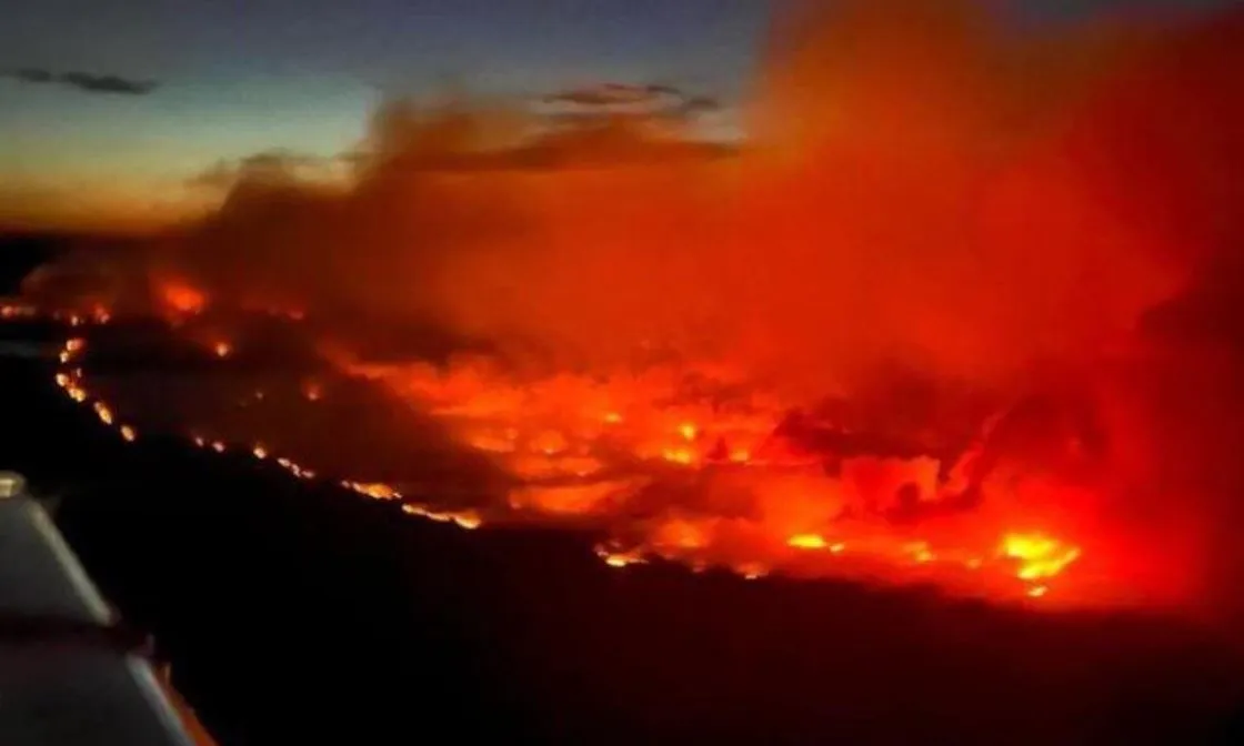Cháy rừng dữ dội ở Canada, hơn 6.000 người sơ tán