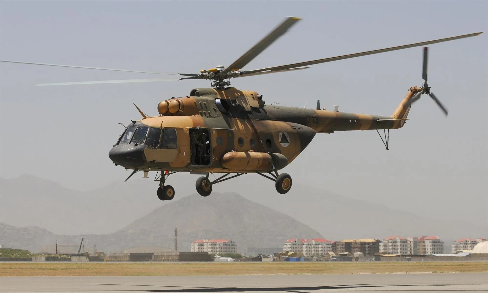 Rơi trực thăng quân sự ở Afghanistan, hàng chục người thương vong