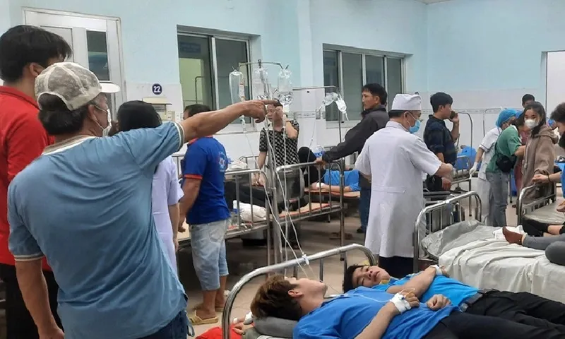 Gần 100 công nhân ở Đồng Nai nhập viện sau bữa tối