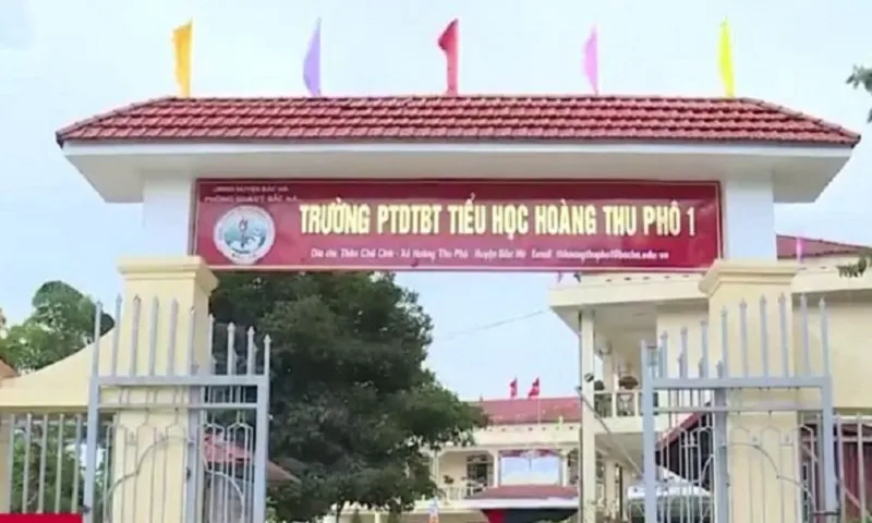 Khai trừ Đảng hiệu trưởng vụ 11 học sinh ăn hai gói mì tôm