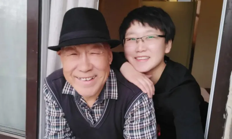 1605 - bác sĩ Li Yi và vợ Han Shilan - nd1