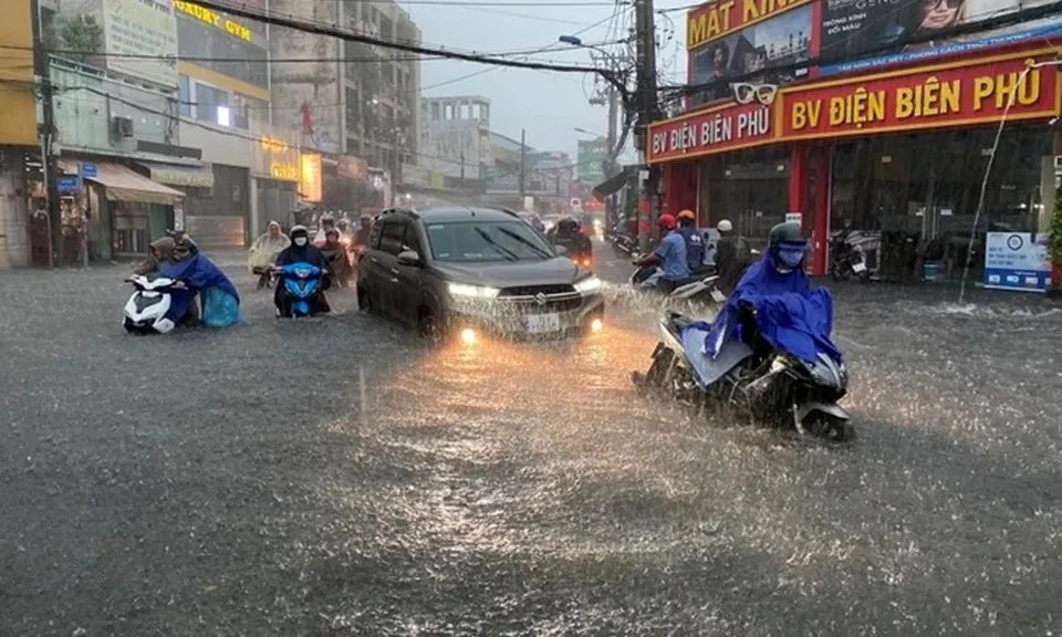 TPHCM vừa mưa như trút, chiều tối còn mưa tiếp không?