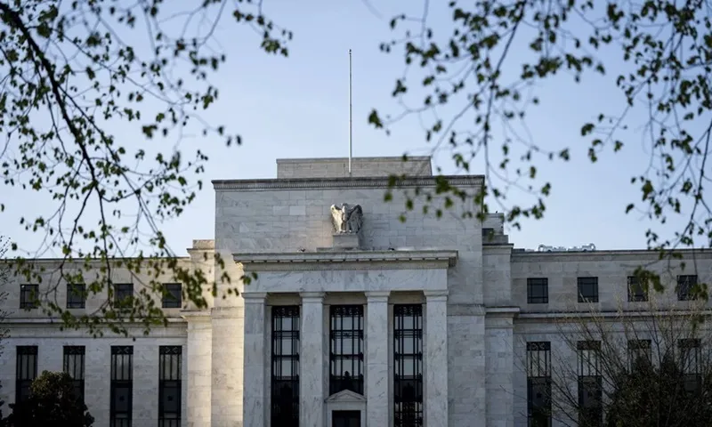 Fed tiếp tục giữ nguyên lãi suất dù số liệu kinh tế lạc quan