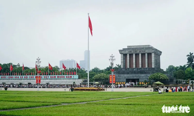 Điểm tin chiều 19/5: Hàng ngàn người vào lăng viếng Bác | Công ty trong KCN Sông Mây cháy dữ dội
