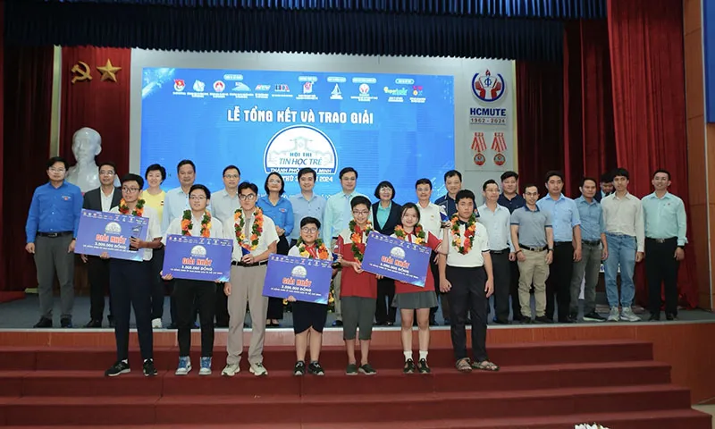 120 giải thưởng được trao tại Hội thi Tin học trẻ TPHCM