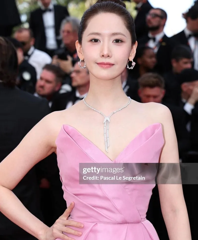 han so hee va yoona dung do tai tham do cannes ai hon ai 20240520-122613-005