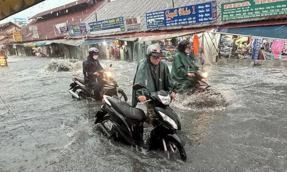 Đêm nay và ngày mai 21/5: Tây Nguyên và Nam Bộ mưa rất to