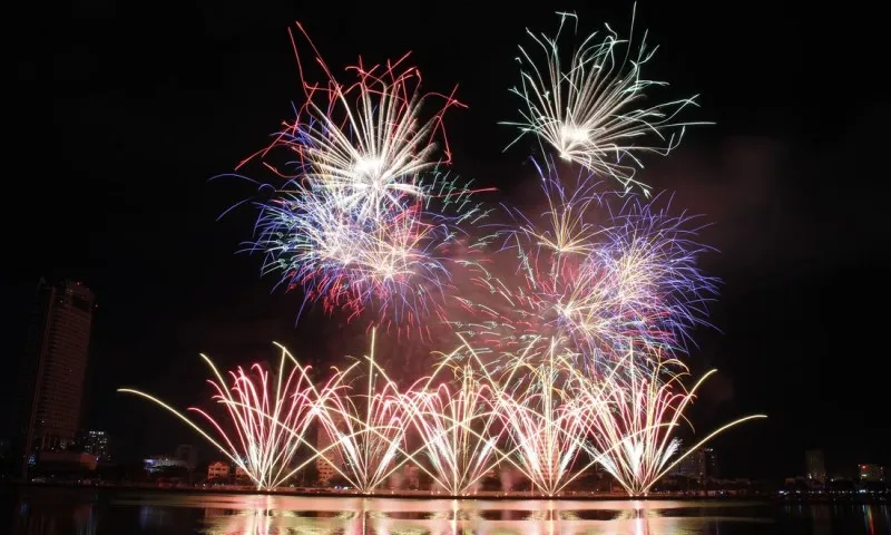 phao-hoa-da-nang3-17162833103721403703008