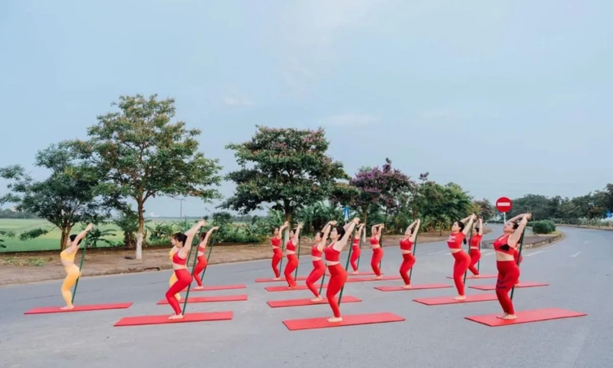 Thái Bình: Xử phạt thêm một nhóm phụ nữ tập yoga giữa đường