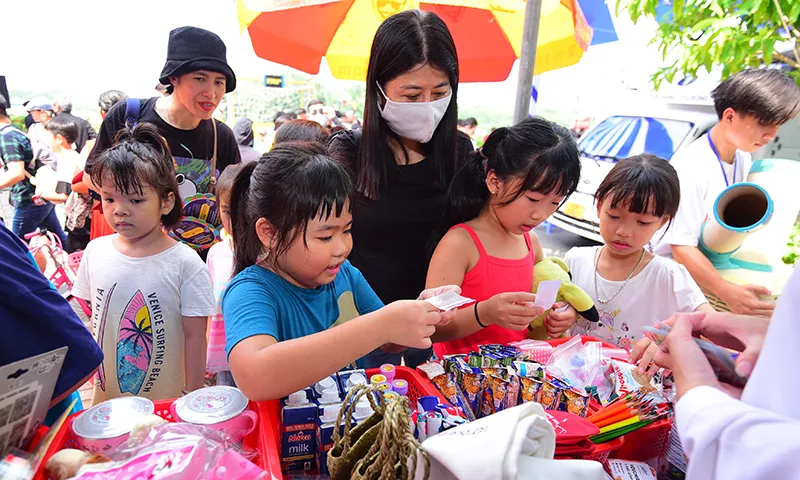 20.000 phần quà chờ đón trẻ tại lễ hội “Chơi để học”