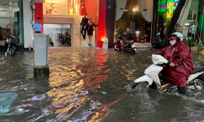 Trực 24/24 giờ tại các máy bơm, trạm bơm, cống kiểm soát triều