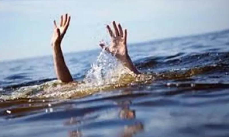 Đi qua suối chảy xiết, té xuống hai mẹ con bị nước cuốn tử vong