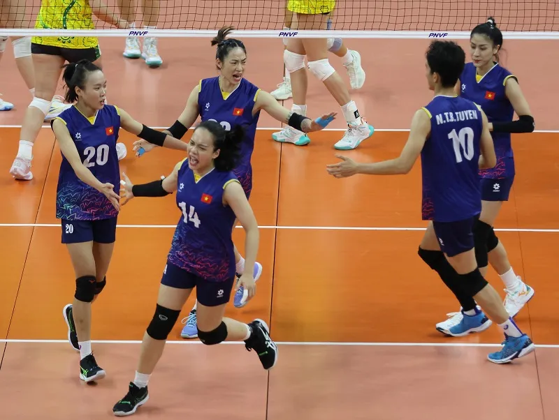 Tuyển bóng chuyến nữ Việt Nam thẳng tiến Chung kết AVC Challenge Cup 2024 - Ảnh: internet