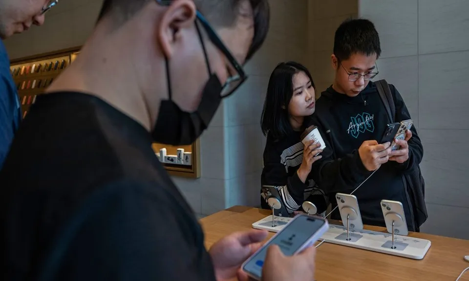 Doanh số bán iPhone tại Trung Quốc phục hồi do Apple giảm giá bán