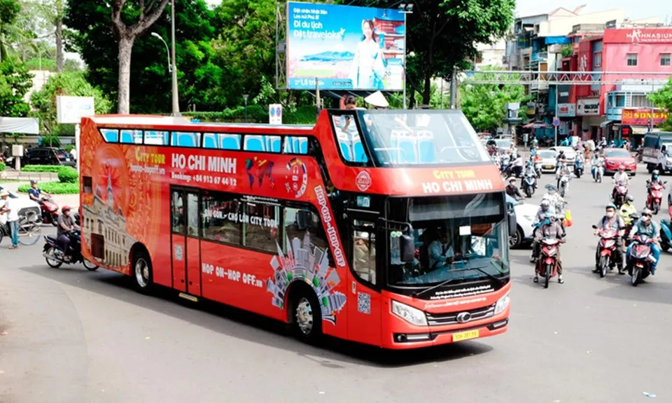 TPHCM: Tuyến xe buýt hai tầng đến khu Chợ Lớn đi vào hoạt động