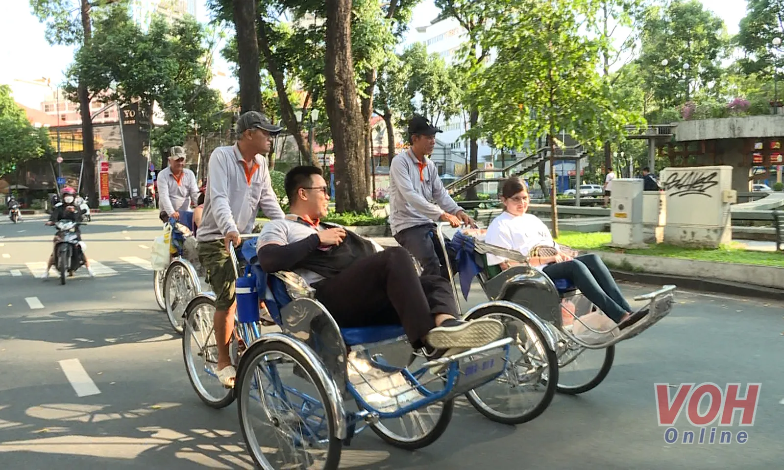 Tour du lịch TPHCM bằng xích lô: Trải nghiệm độc đáo cho du khách