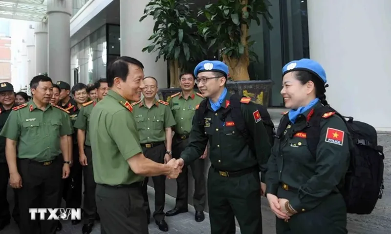 Thêm 2 sĩ quan Việt Nam tham gia làm nhiệm vụ gìn giữ hòa bình