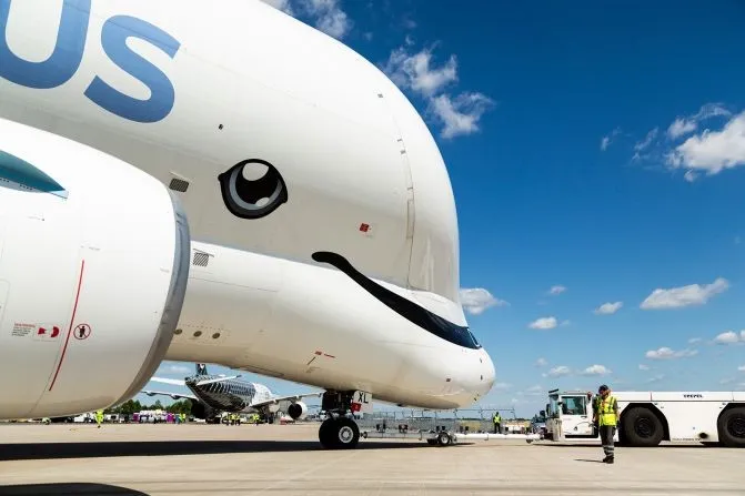 Airbus Beluga-310524-1