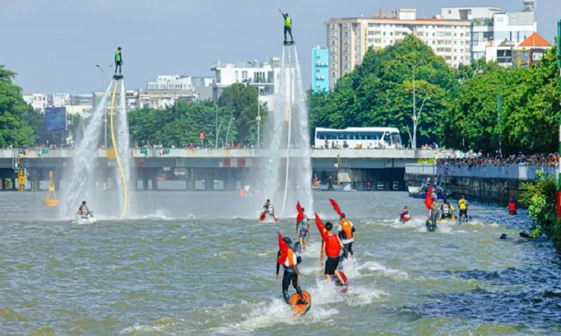 dieu chinh giao thong lễ hội sông nước